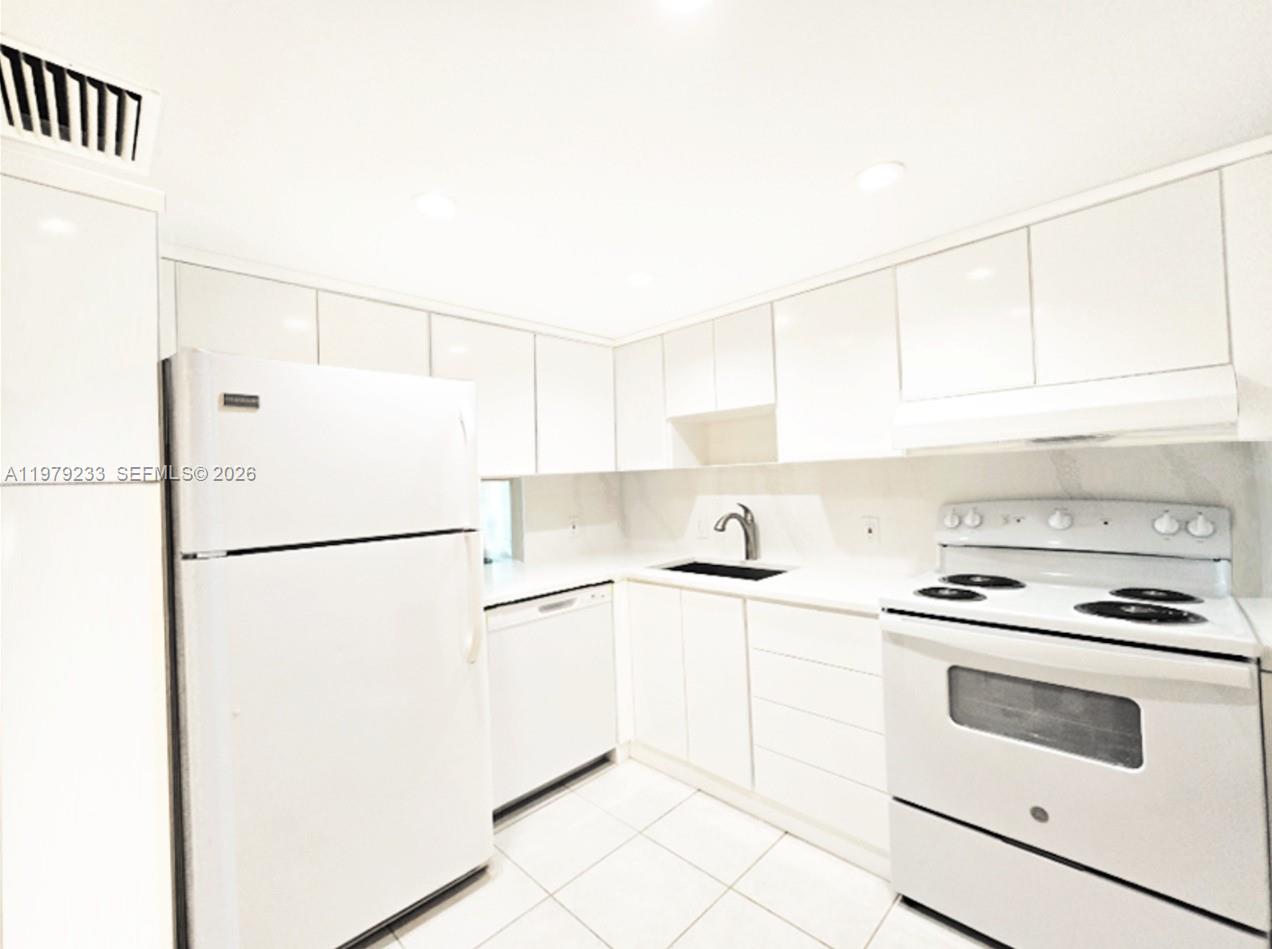 13155 Ixora Ct #310 North Miami, FL 33181