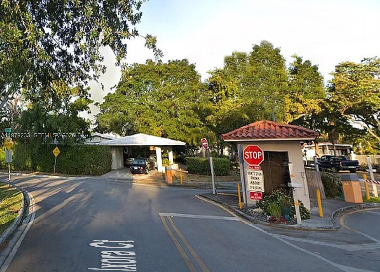 13155 Ixora Ct #310 North Miami, FL 33181