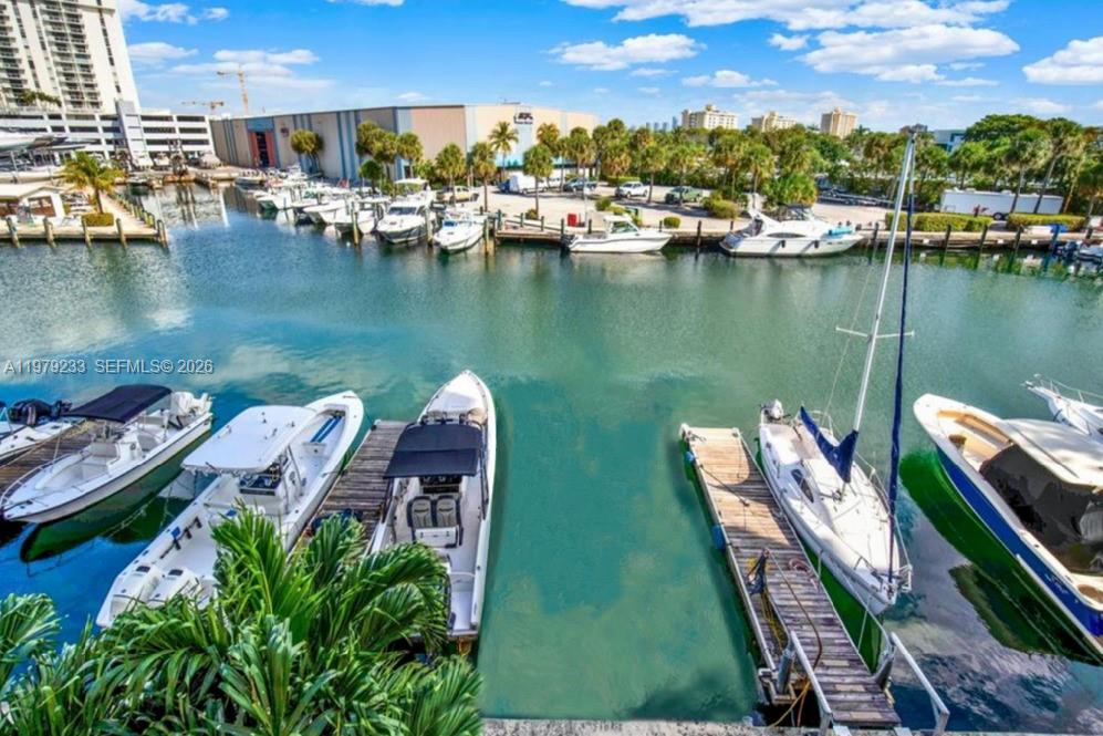 13155 Ixora Ct #310 North Miami, FL 33181