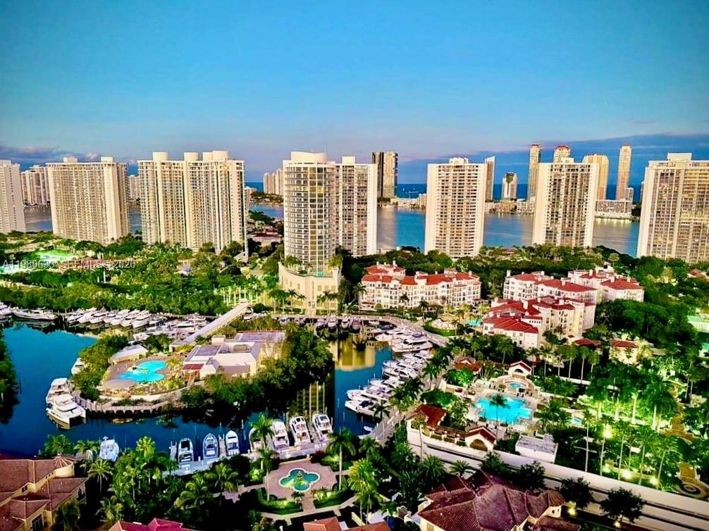 1000 W Island Blvd #2908