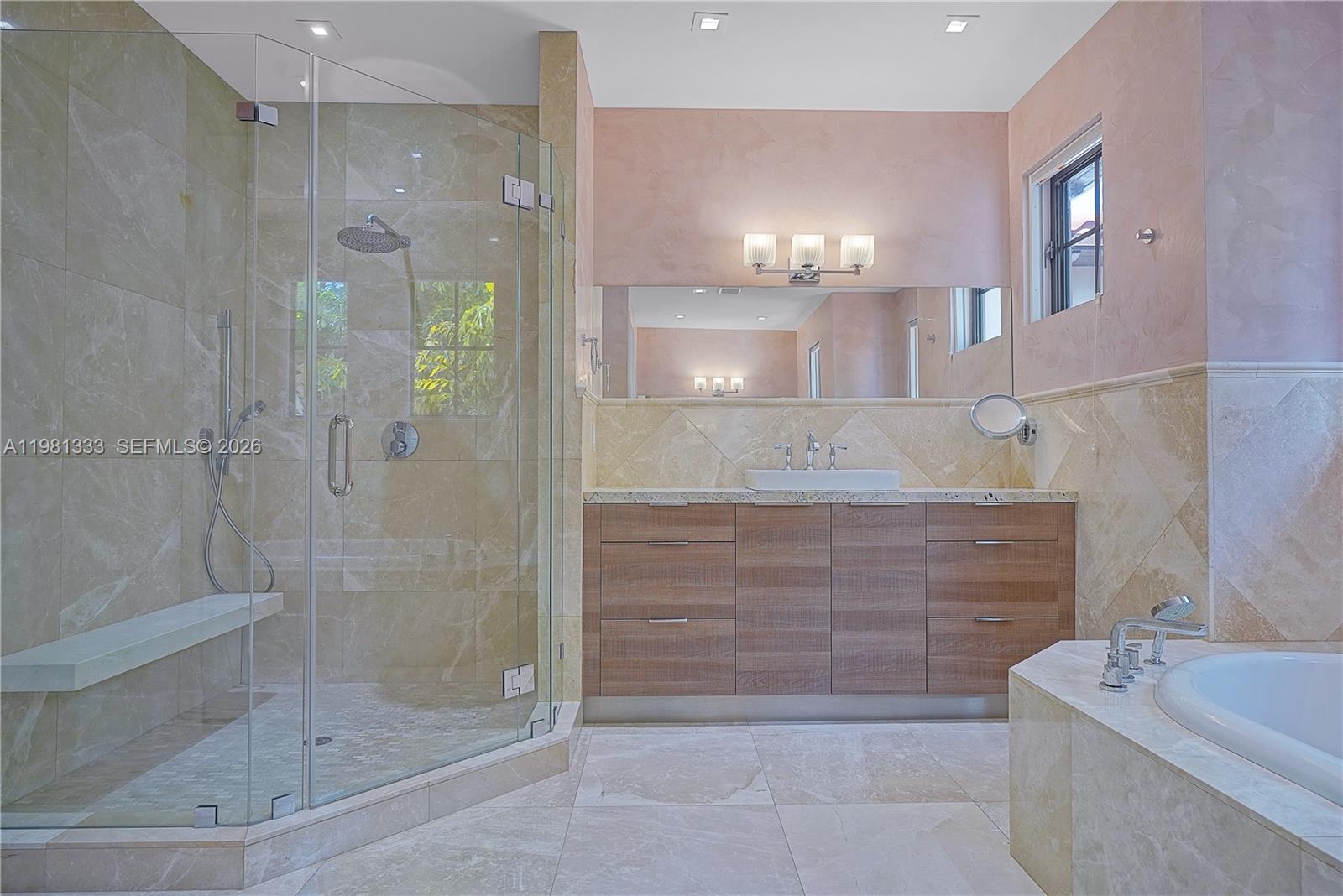 3747 Prairie Ave Miami Beach, FL 33140