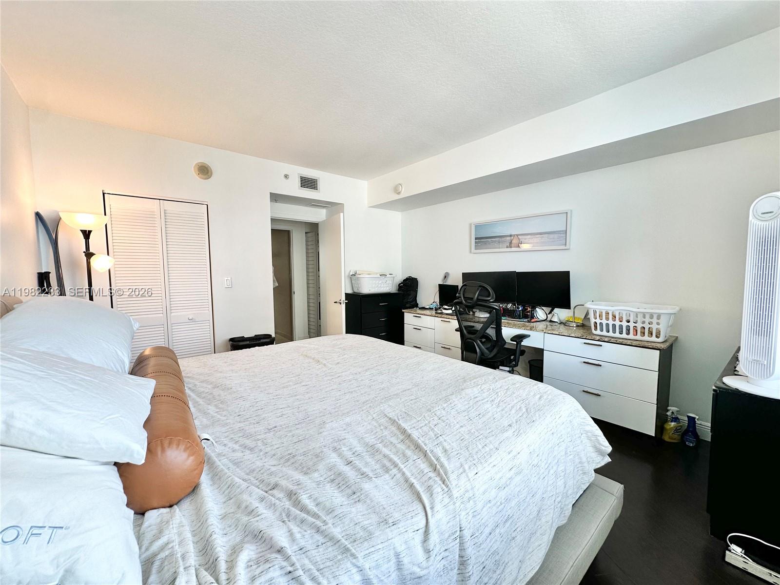 335 S Biscayne Blvd #2702 Miami, FL 33131