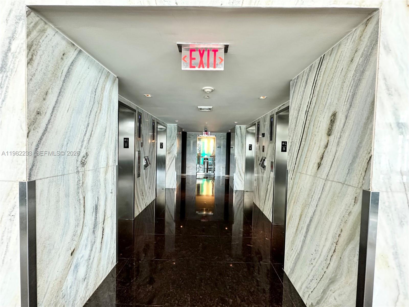 335 S Biscayne Blvd #2702 Miami, FL 33131