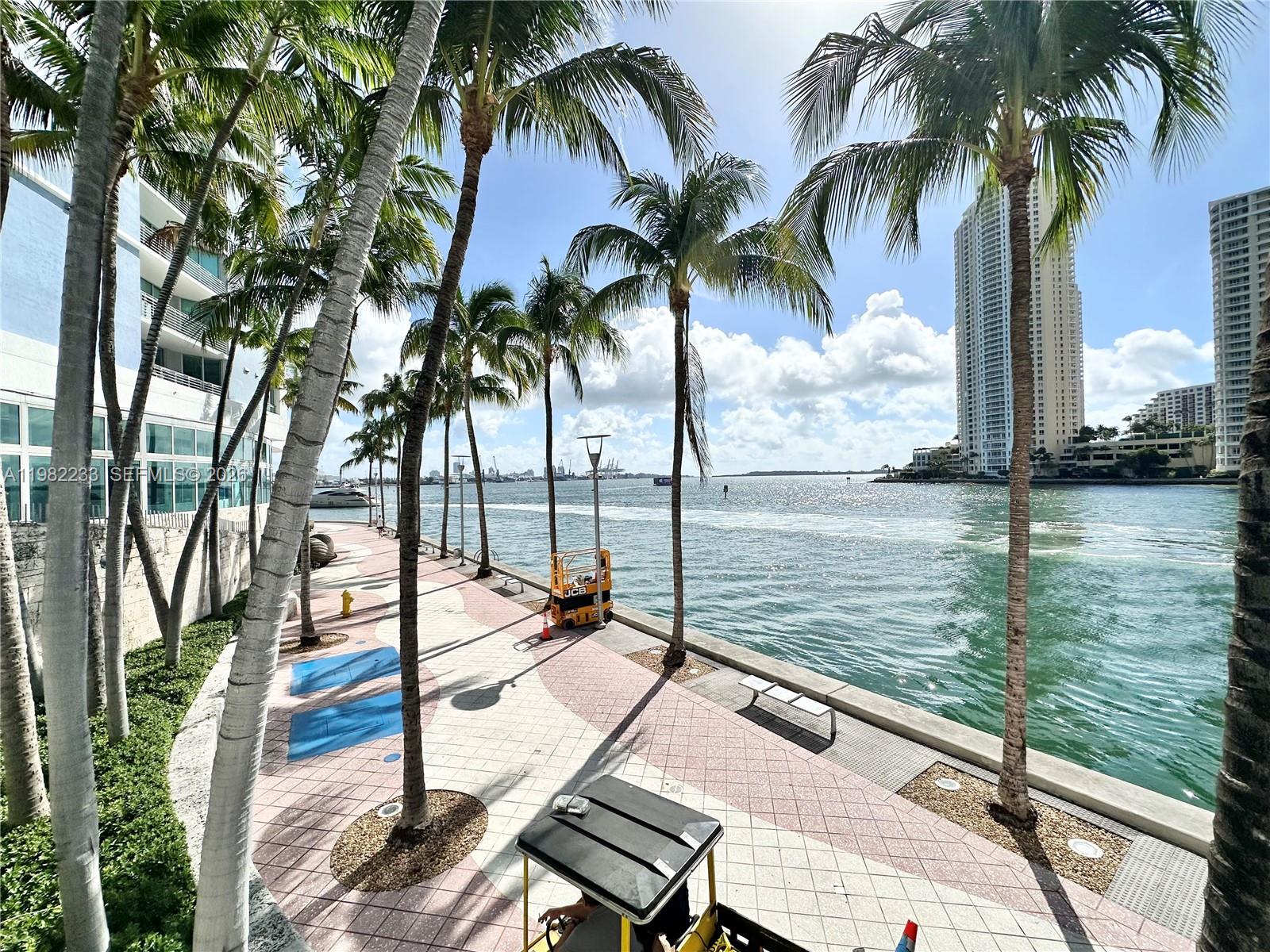 335 S Biscayne Blvd #2702 Miami, FL 33131