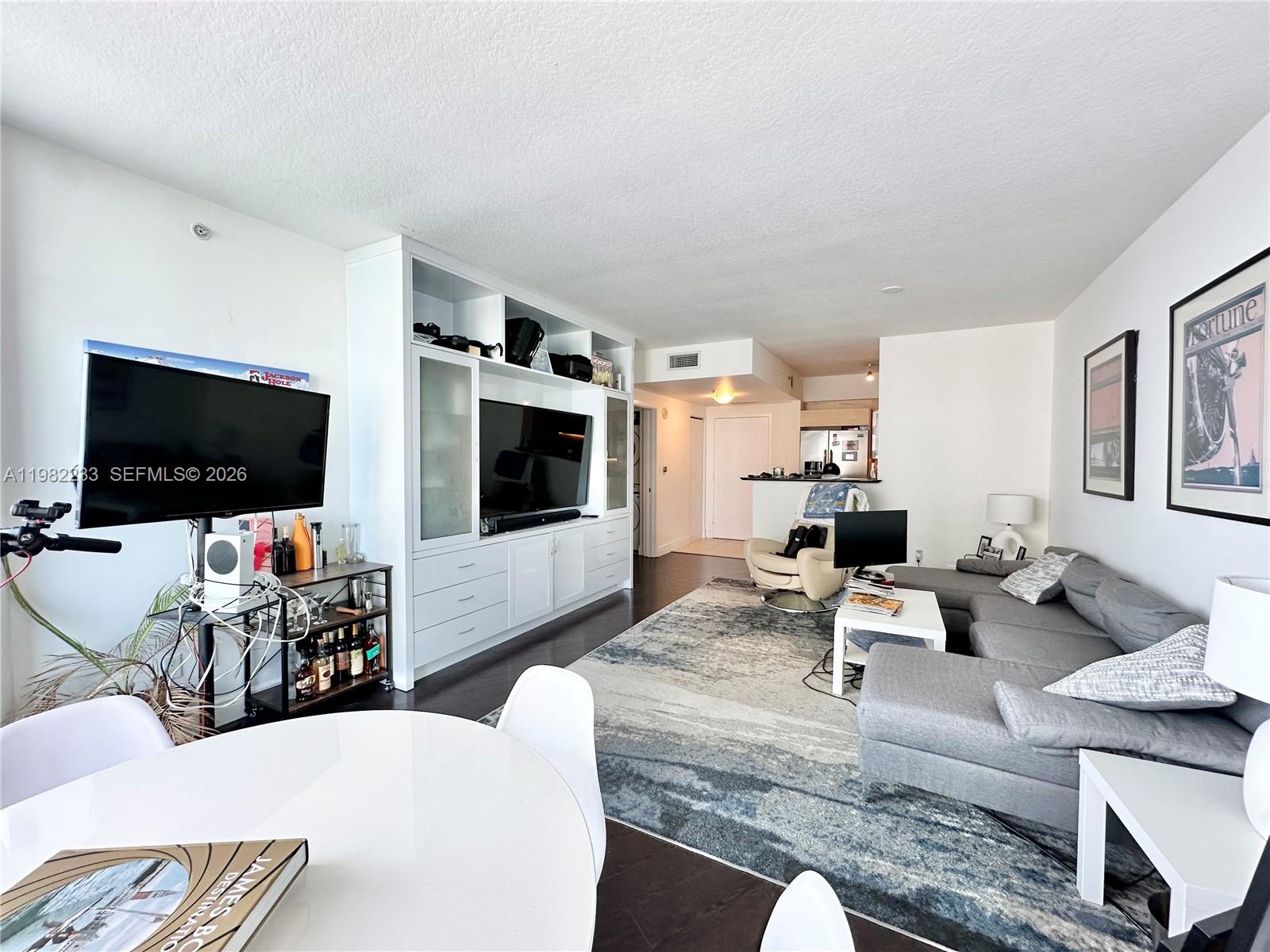 335 S Biscayne Blvd #2702 Miami, FL 33131