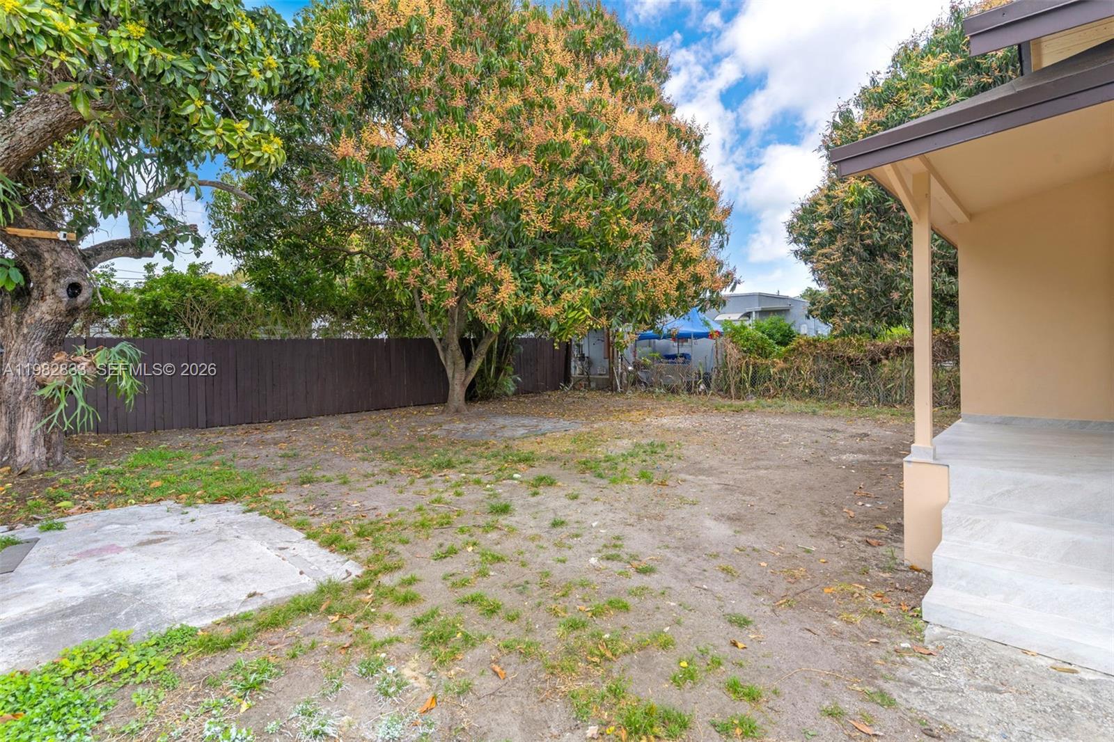 1521 NW 51st St Miami, FL 33142