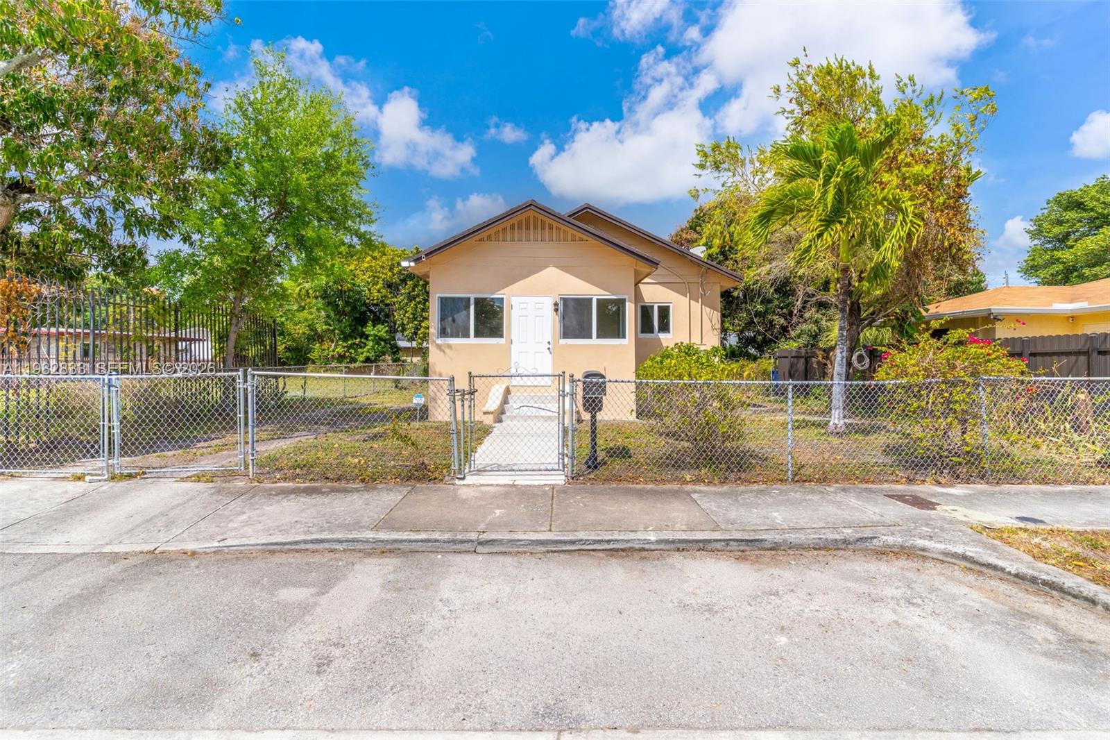 1521 NW 51st St Miami, FL 33142