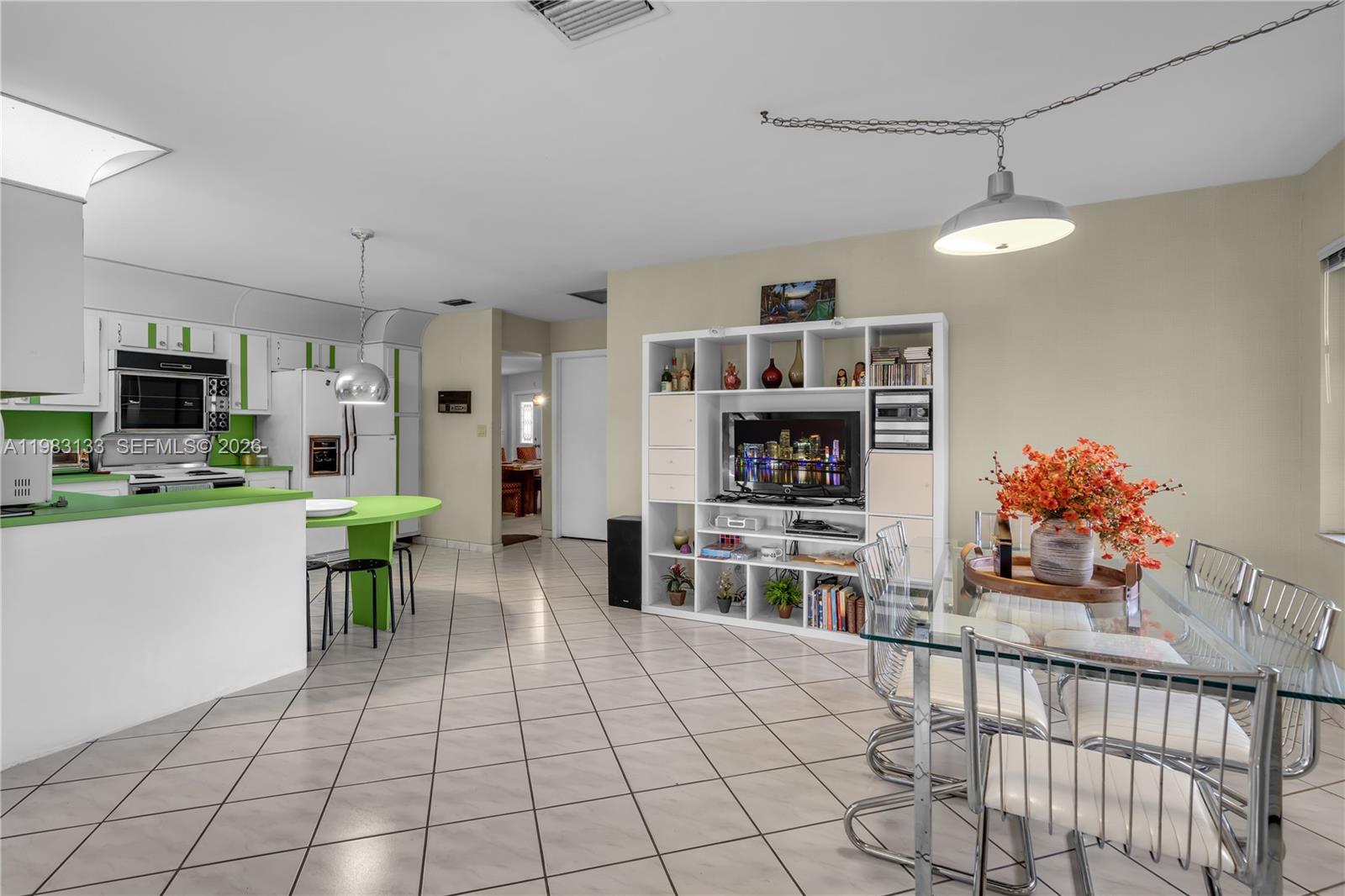 16623 Waters Edge Dr Weston, FL 33326