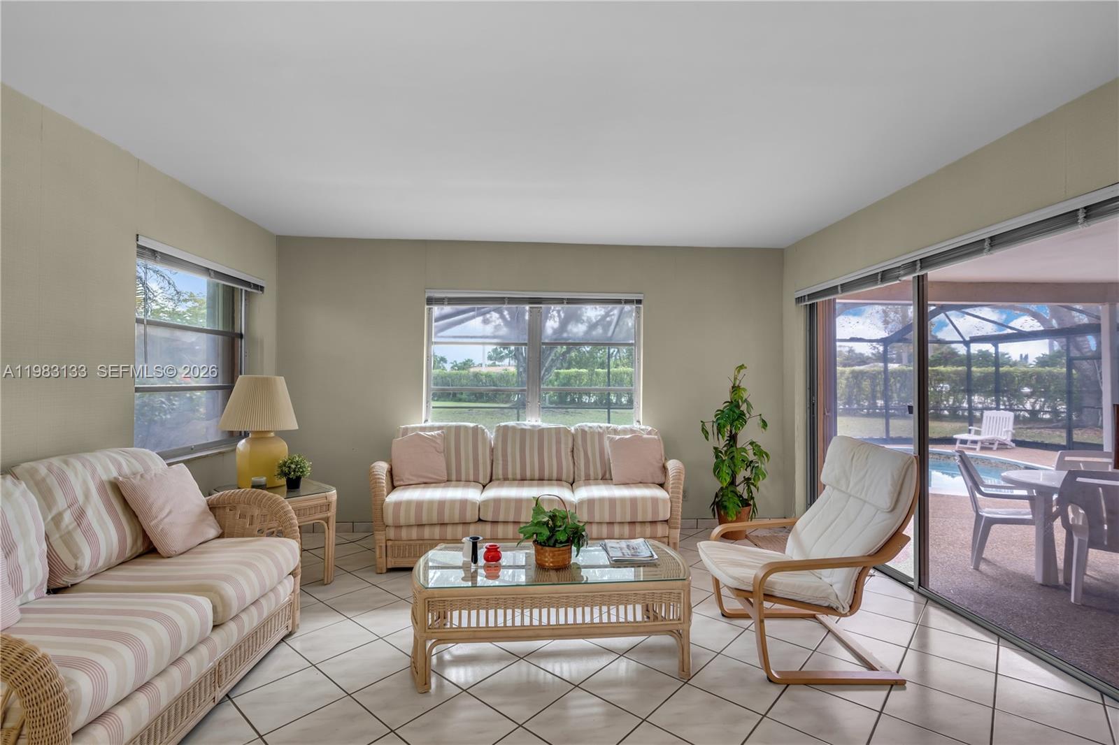 16623 Waters Edge Dr Weston, FL 33326