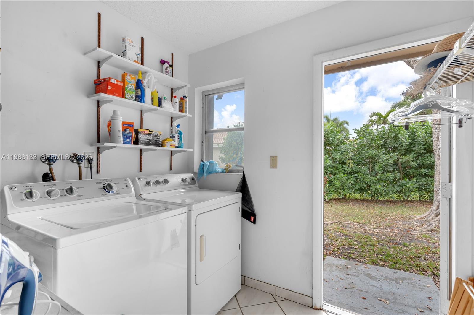 16623 Waters Edge Dr Weston, FL 33326