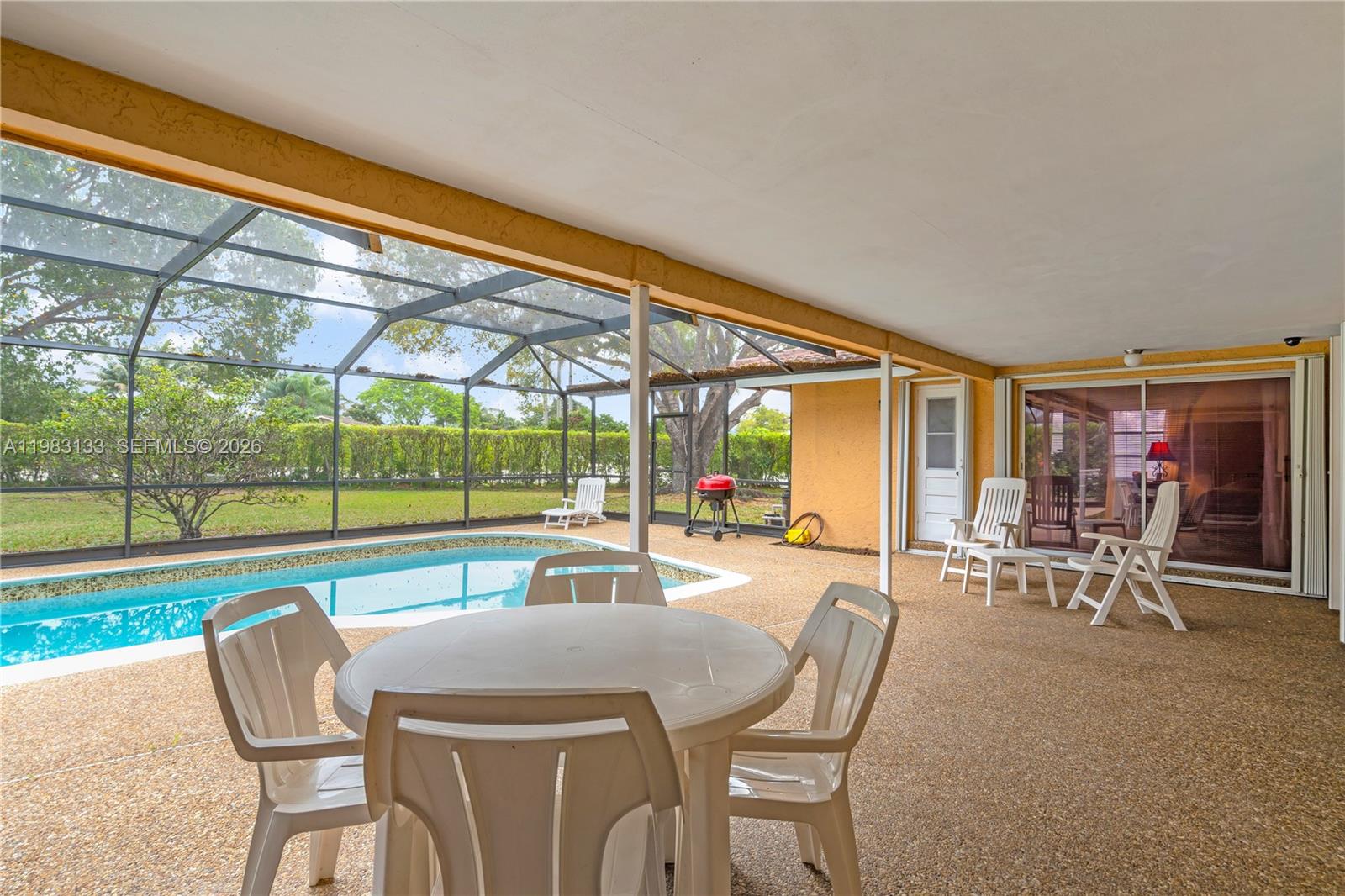 16623 Waters Edge Dr Weston, FL 33326