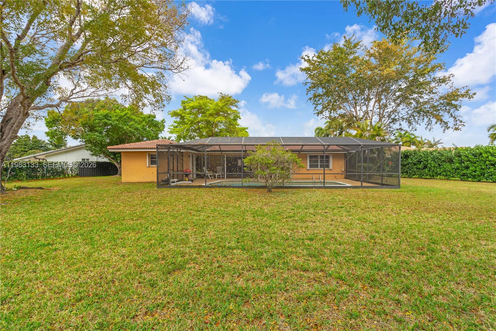 16623 Waters Edge Dr Weston, FL 33326