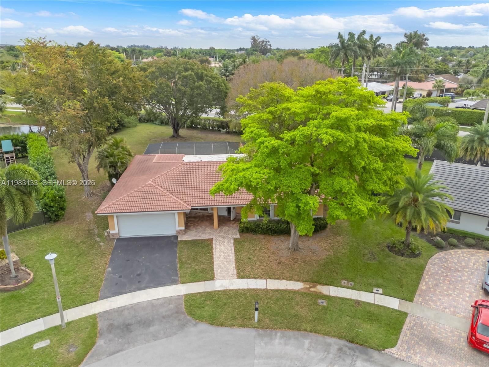 16623 Waters Edge Dr Weston, FL 33326