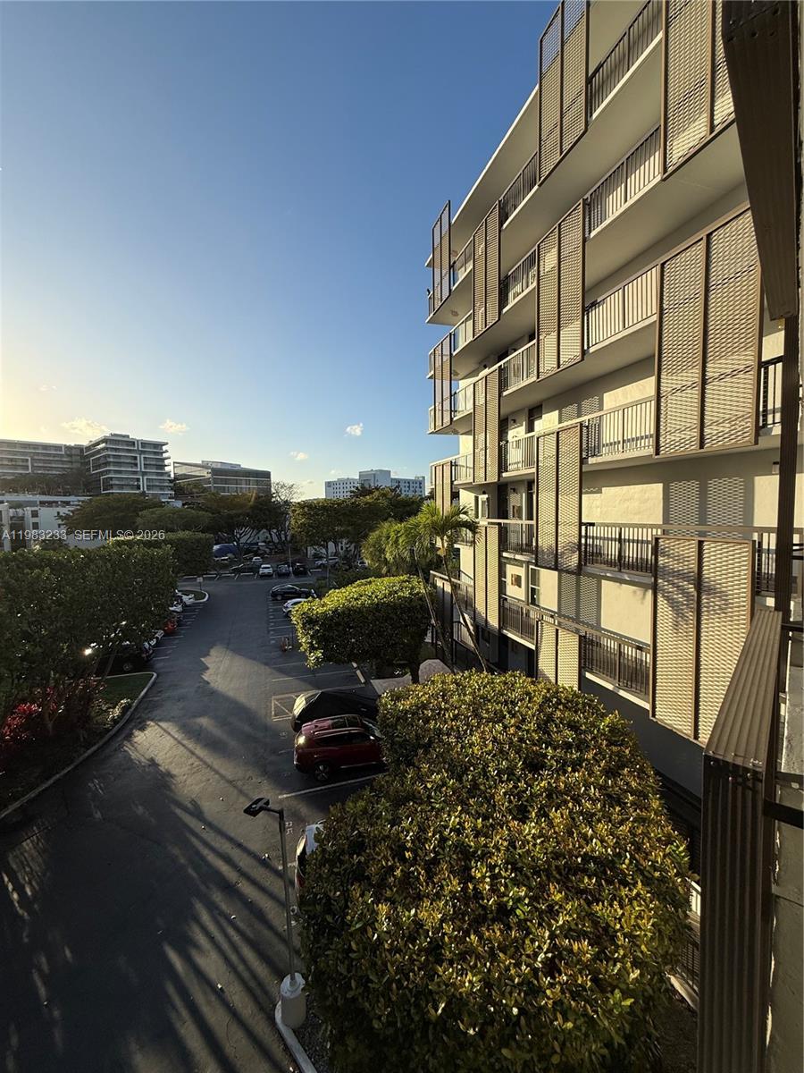 20400 W Country Clb Dr #412 Aventura, FL 33180