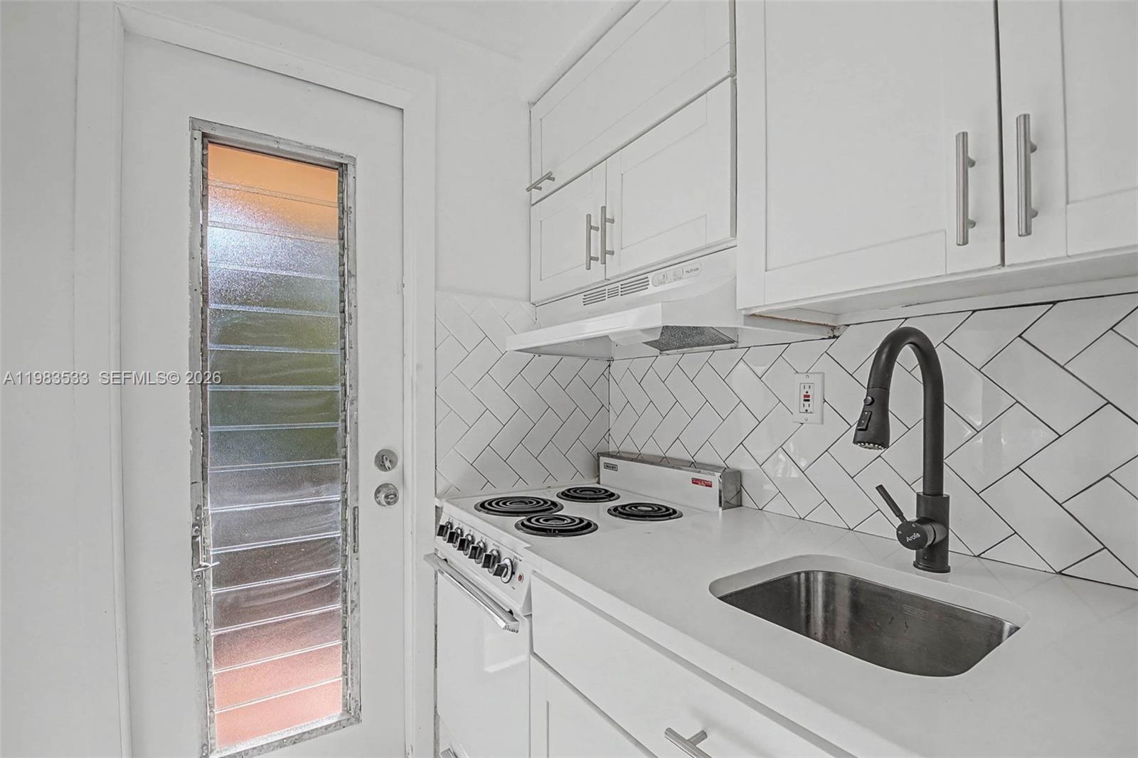 60 NW 79th St #10 Miami, FL 33150