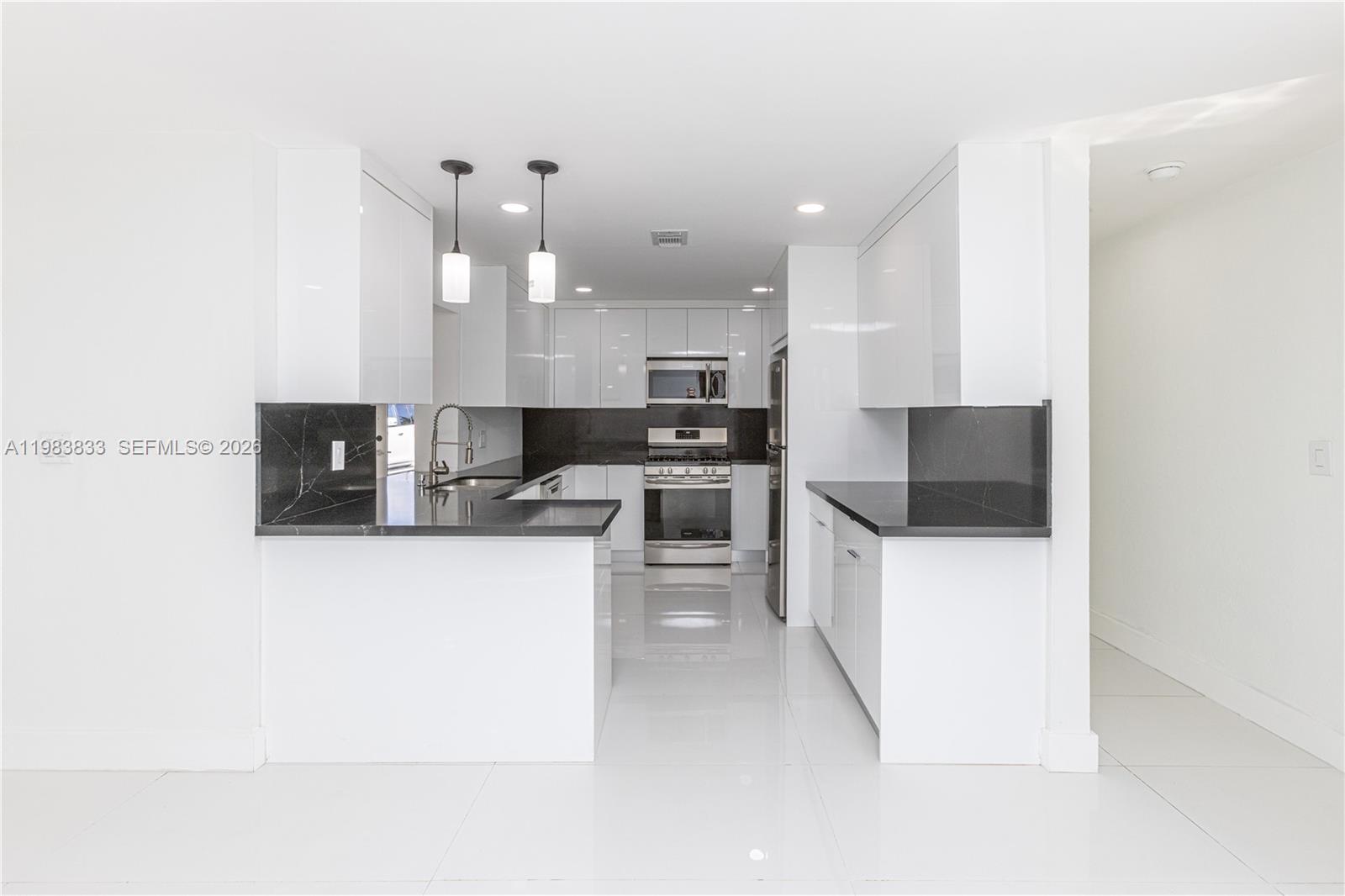 6610 Cody St Hollywood, FL 33024