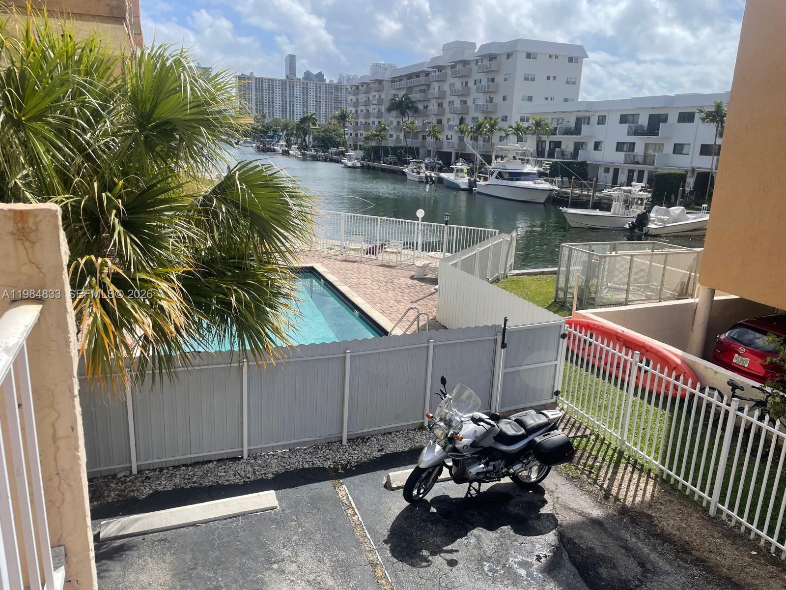 3522 NE 171st St #206