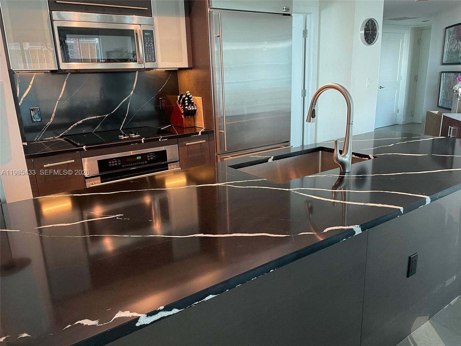 image 500 Brickell West4