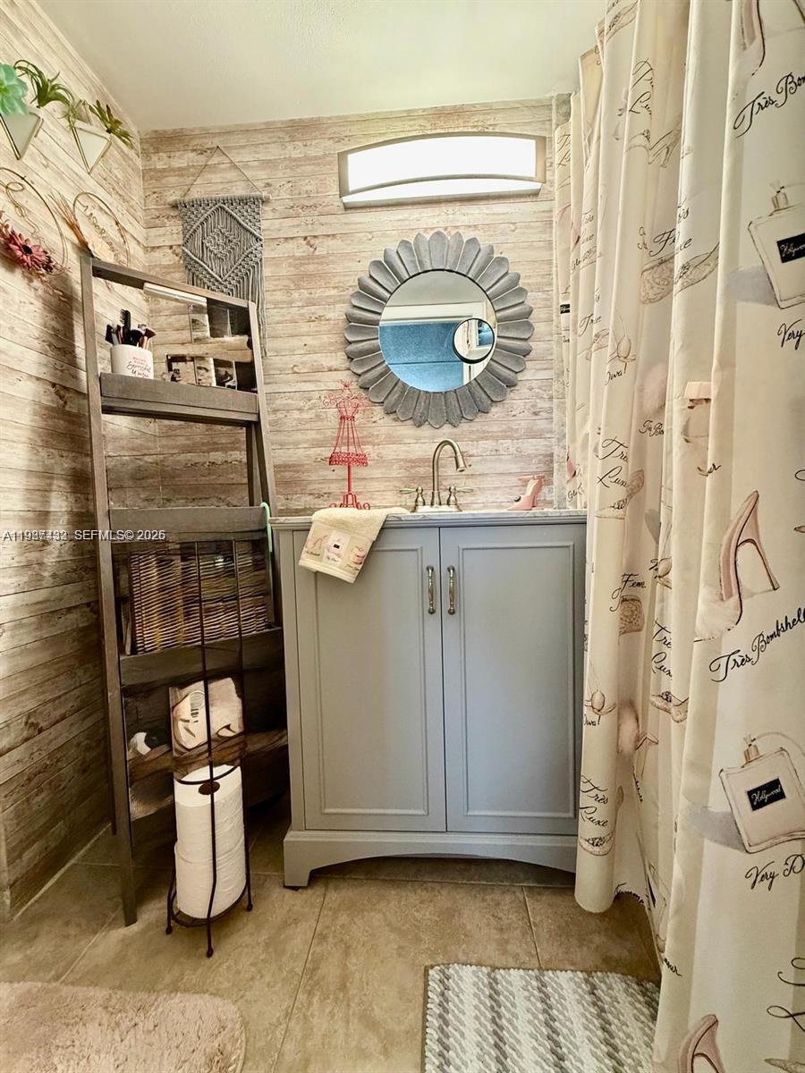 10616 NW 10th St #104 Pembroke Pines, FL 33026