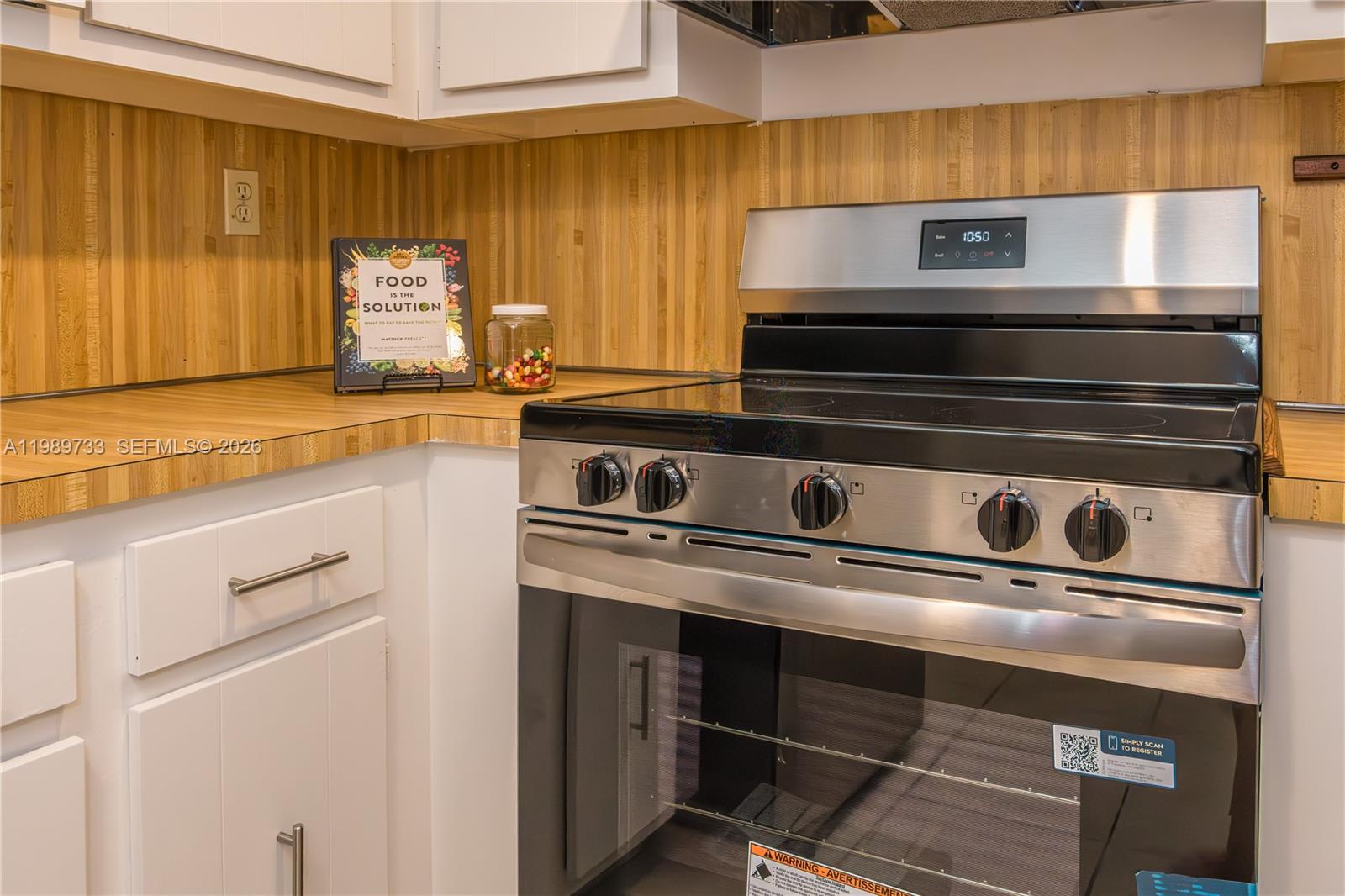 6675 W 4th Ave #203 Hialeah, FL 33012