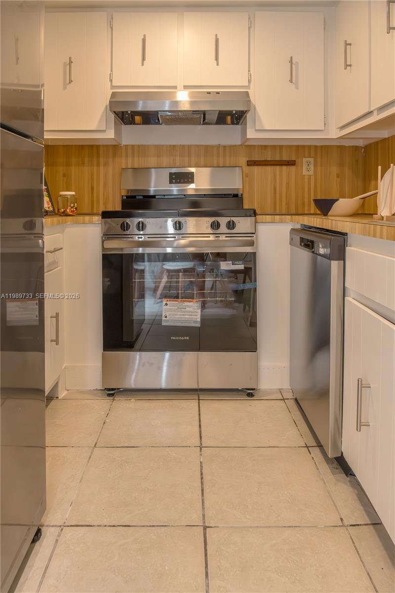 6675 W 4th Ave #203 Hialeah, FL 33012