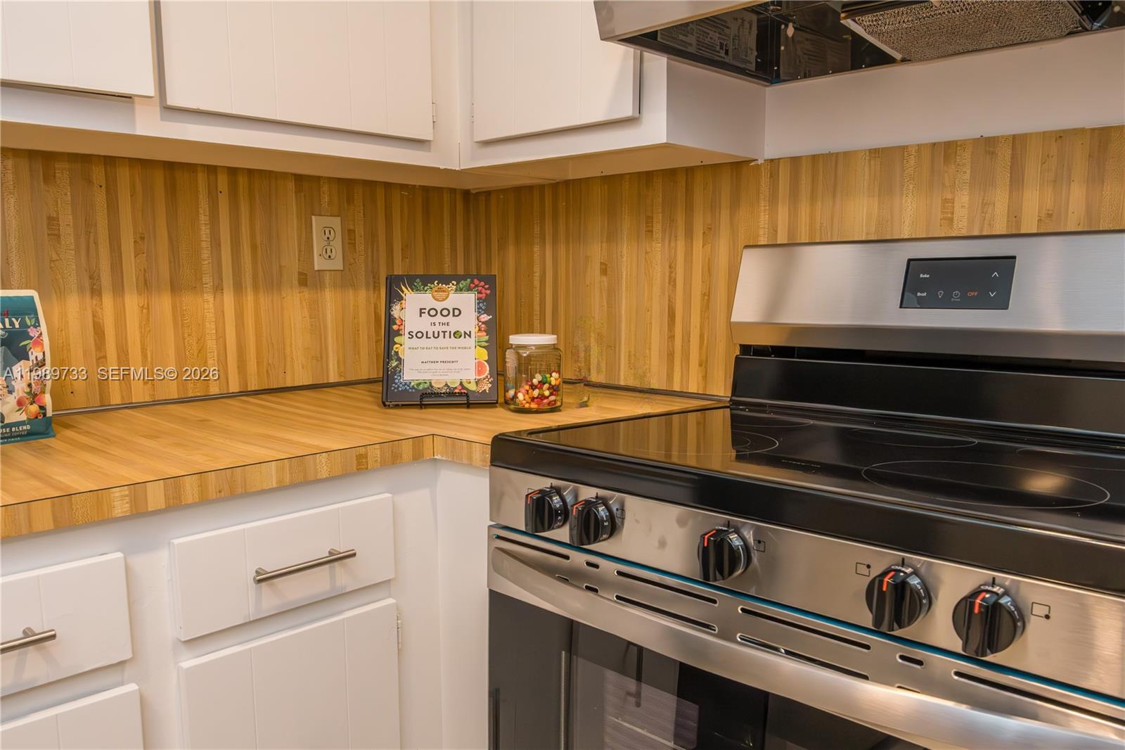 6675 W 4th Ave #203 Hialeah, FL 33012