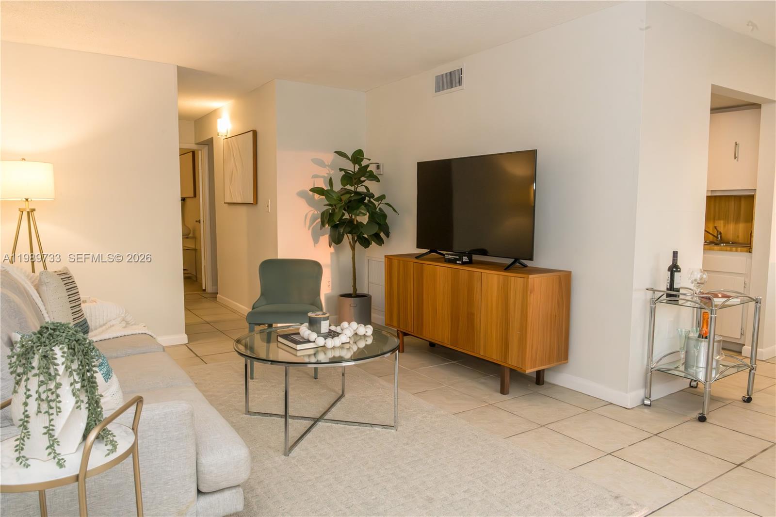 6675 W 4th Ave #203 Hialeah, FL 33012