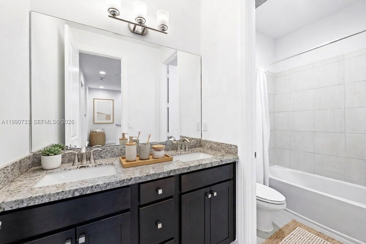 11724 SW 13th Ln Pembroke Pines, FL 33025