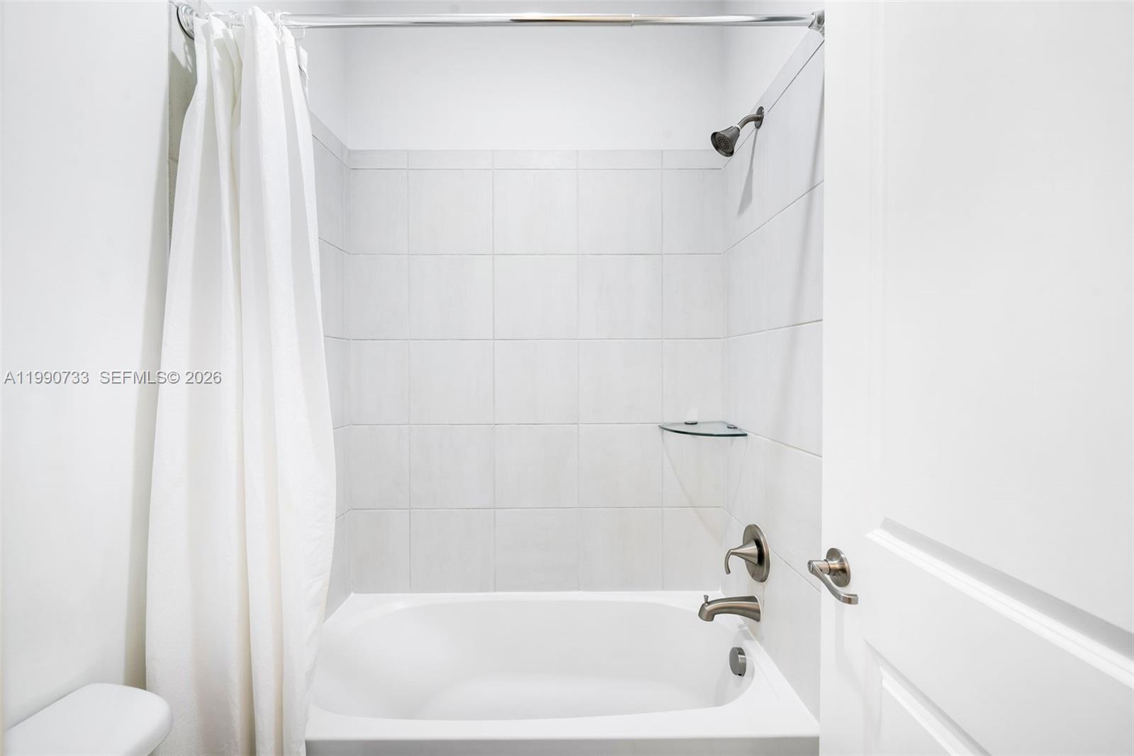 11724 SW 13th Ln Pembroke Pines, FL 33025