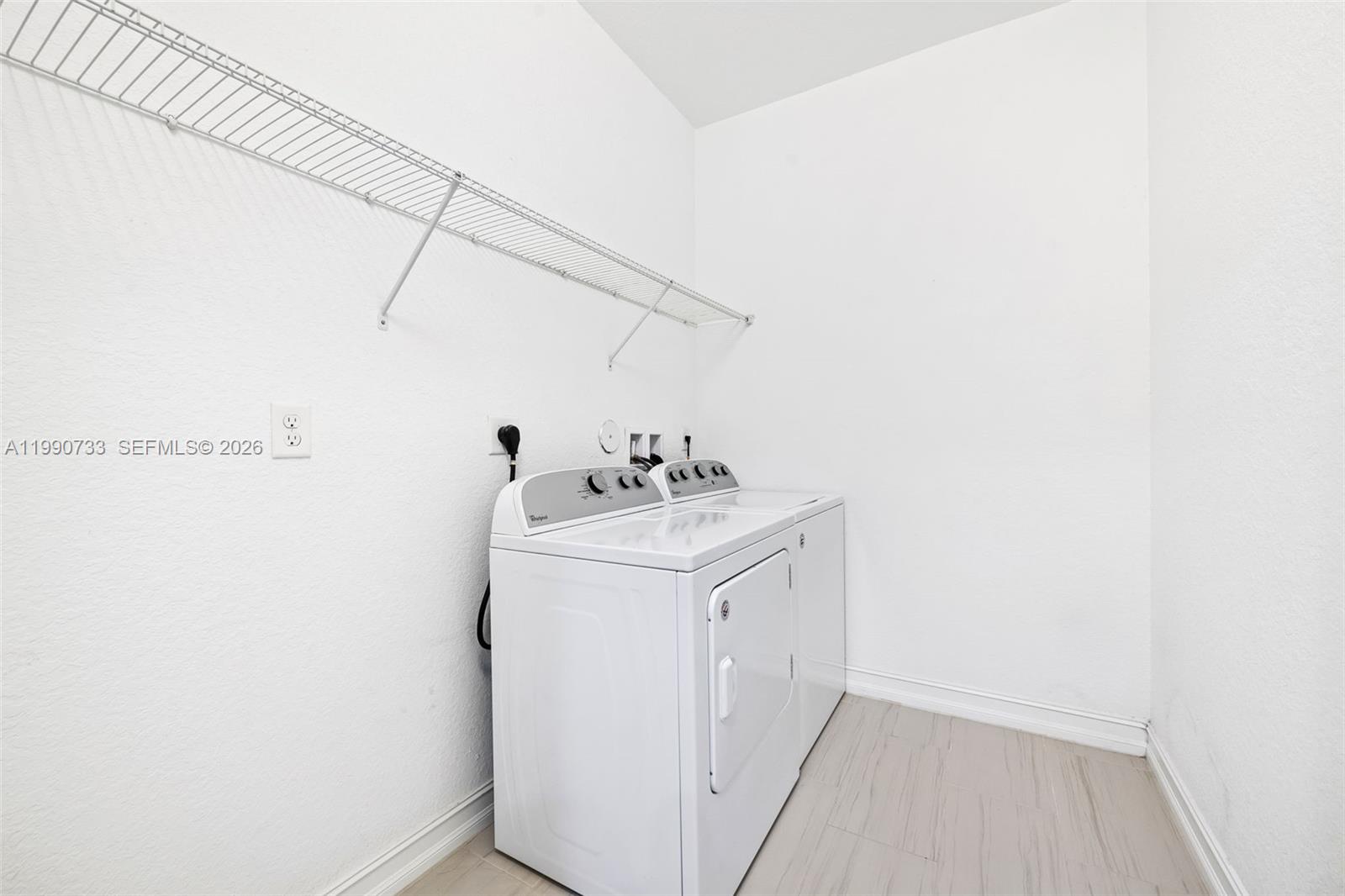 11724 SW 13th Ln Pembroke Pines, FL 33025