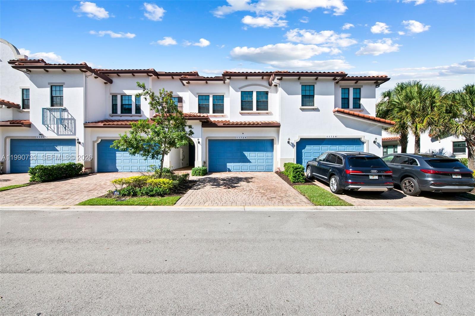 11724 SW 13th Ln Pembroke Pines, FL 33025