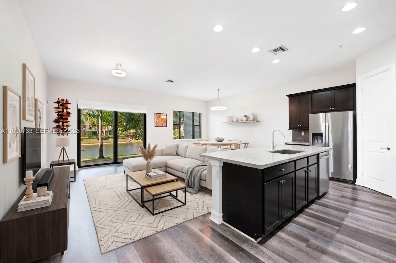 11724 SW 13th Ln Pembroke Pines, FL 33025