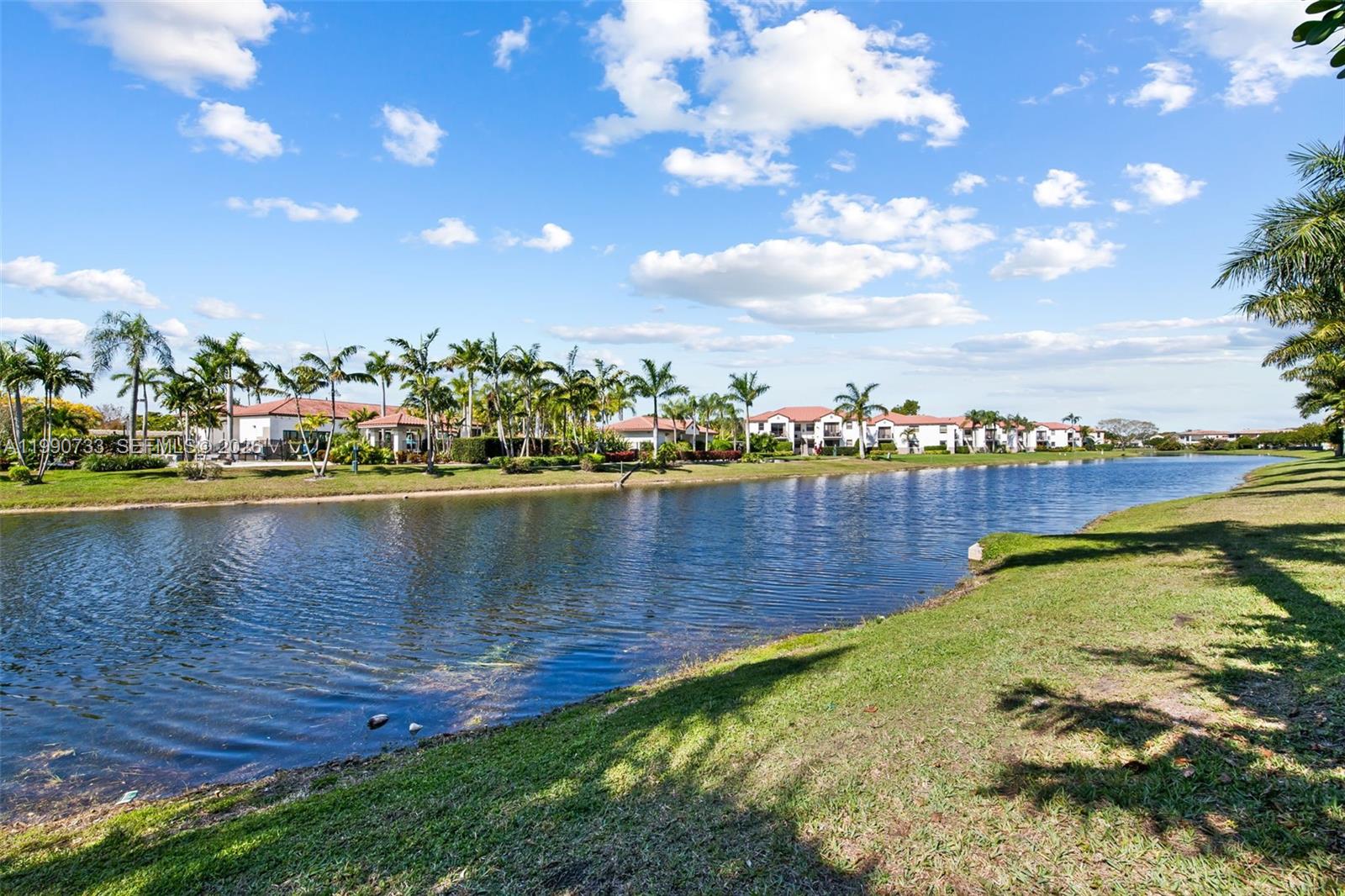 11724 SW 13th Ln Pembroke Pines, FL 33025