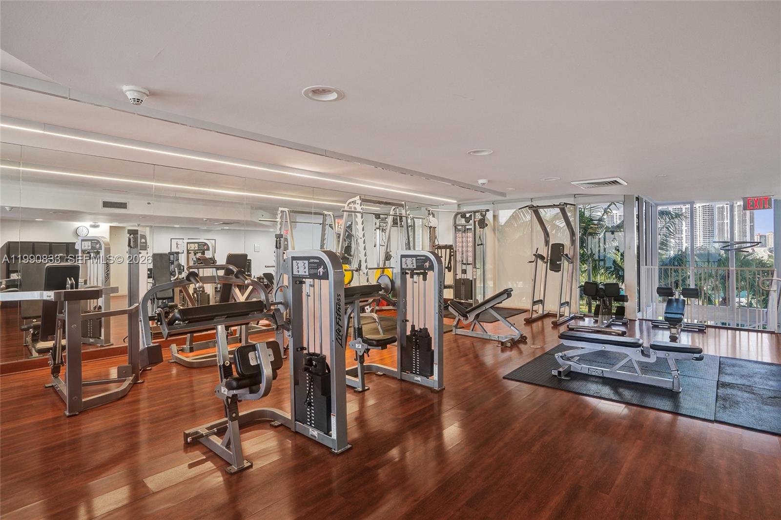 19111 Collins Ave #2101 Sunny Isles Beach, FL 33160