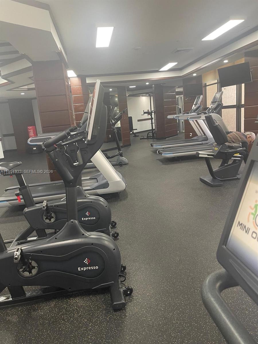 18181 NE 31st Ct #506 Aventura, FL 33160