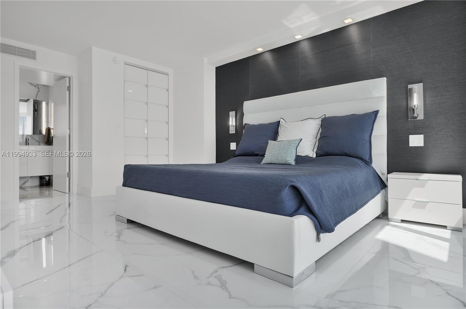 2655 Collins Ave #1911 Miami Beach, FL 33140