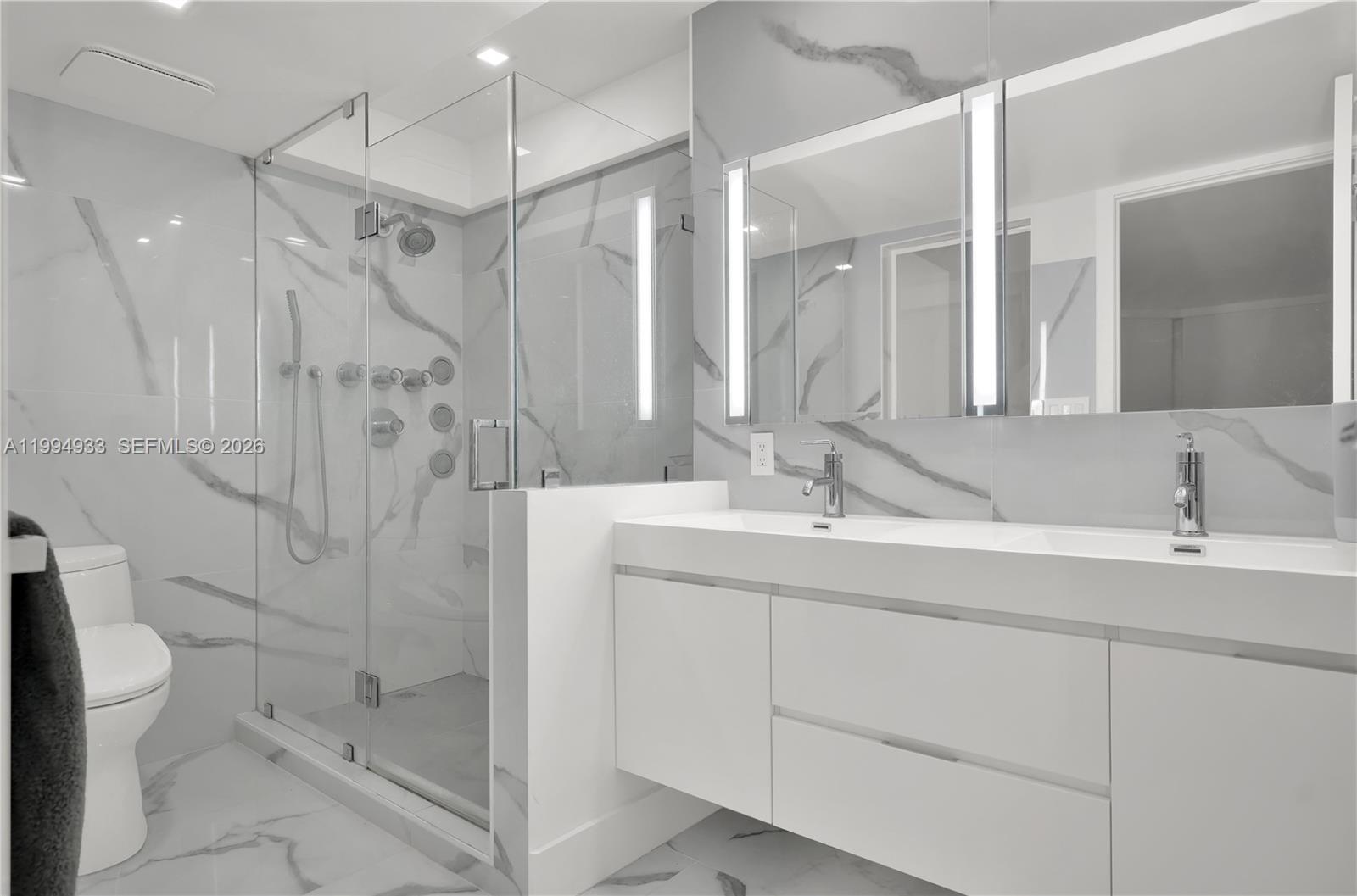 2655 Collins Ave #1911 Miami Beach, FL 33140