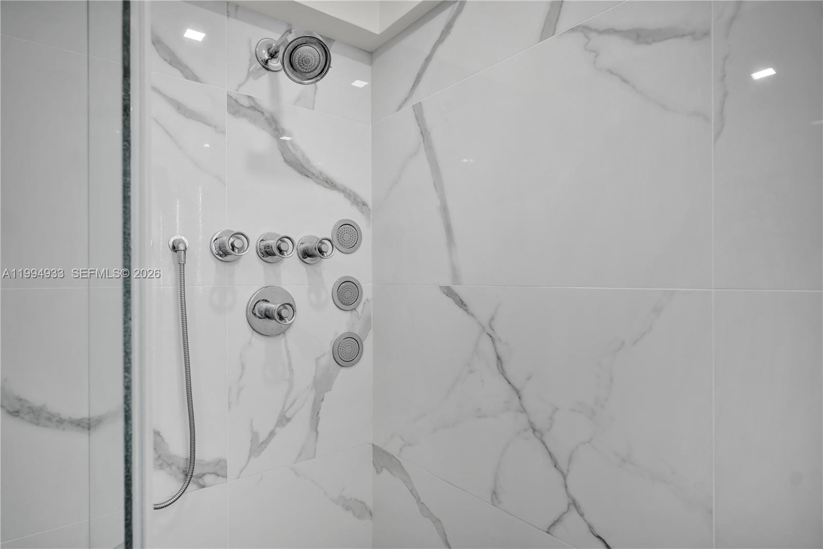 2655 Collins Ave #1911 Miami Beach, FL 33140