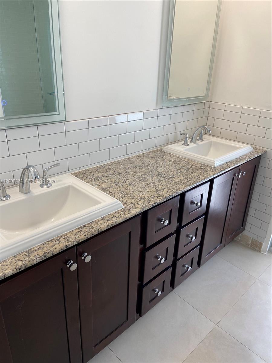 9840 SW 69th Ave Pinecrest, FL 33156