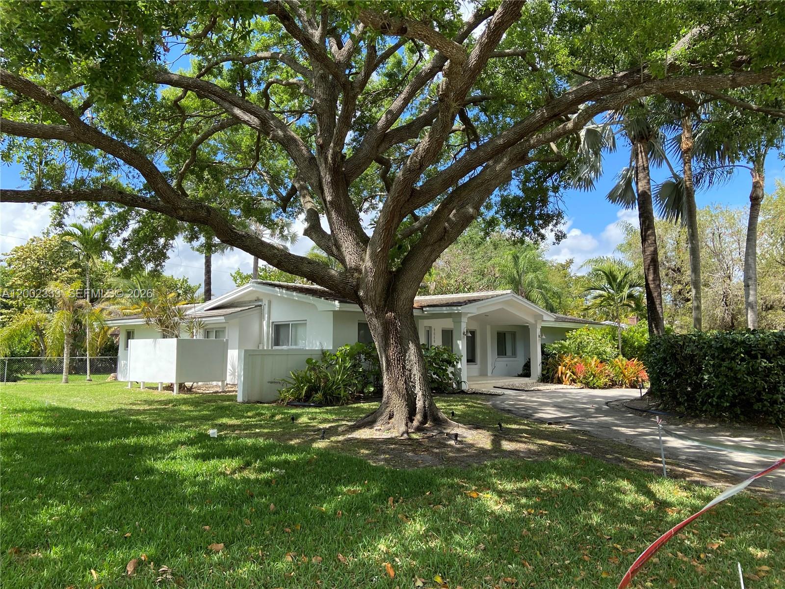 9840 SW 69th Ave Pinecrest, FL 33156