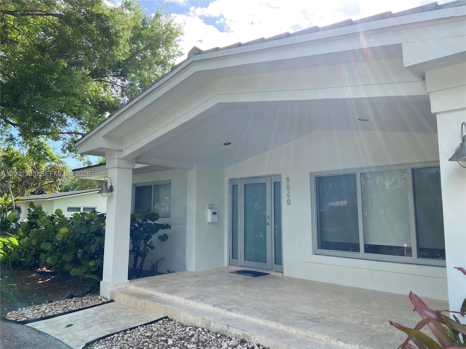 9840 SW 69th Ave Pinecrest, FL 33156