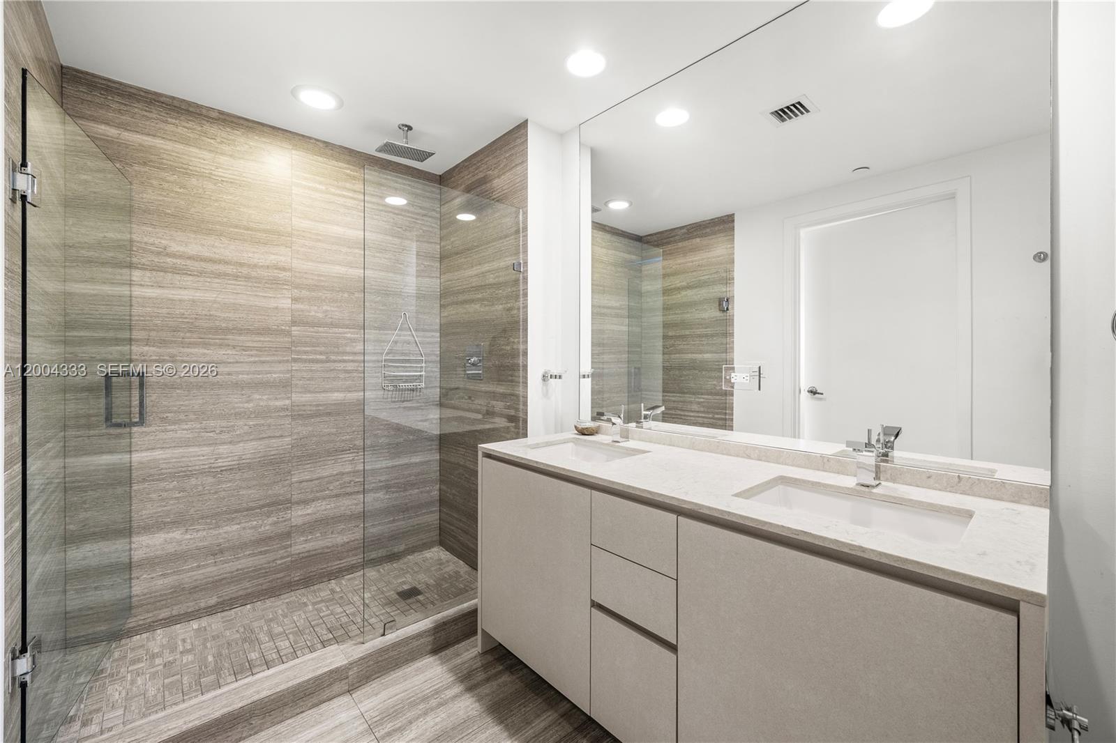 1010 Brickell Ave #3904 Miami, FL 33131