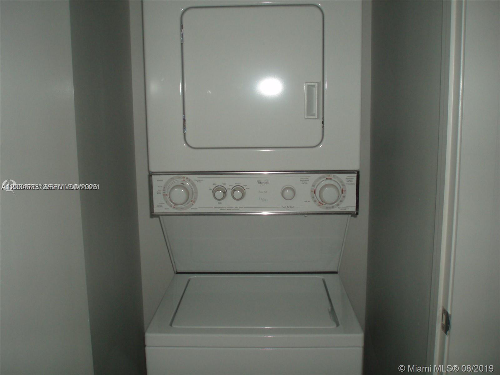 1060 Brickell Ave #1409 Miami, FL 33131