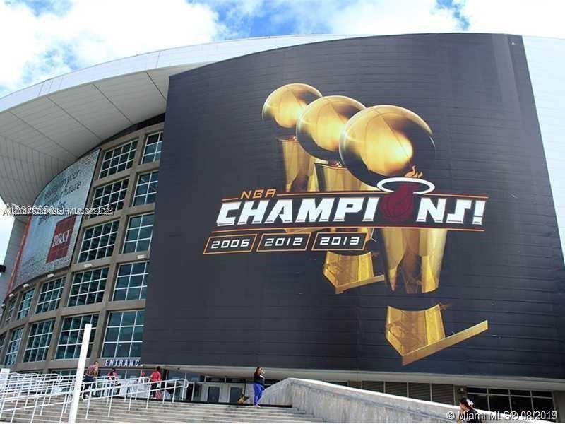 1060 Brickell Ave #1409 Miami, FL 33131