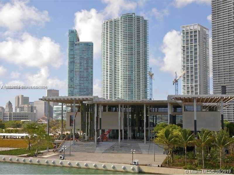 1060 Brickell Ave #1409 Miami, FL 33131