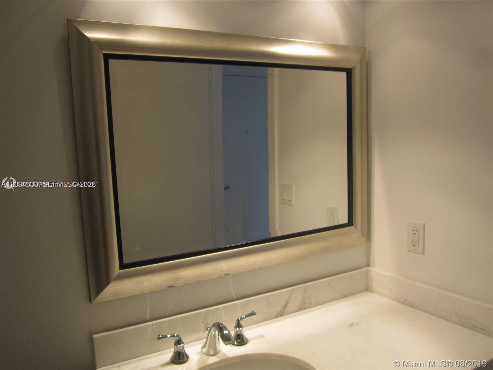 1060 Brickell Ave #1409 Miami, FL 33131