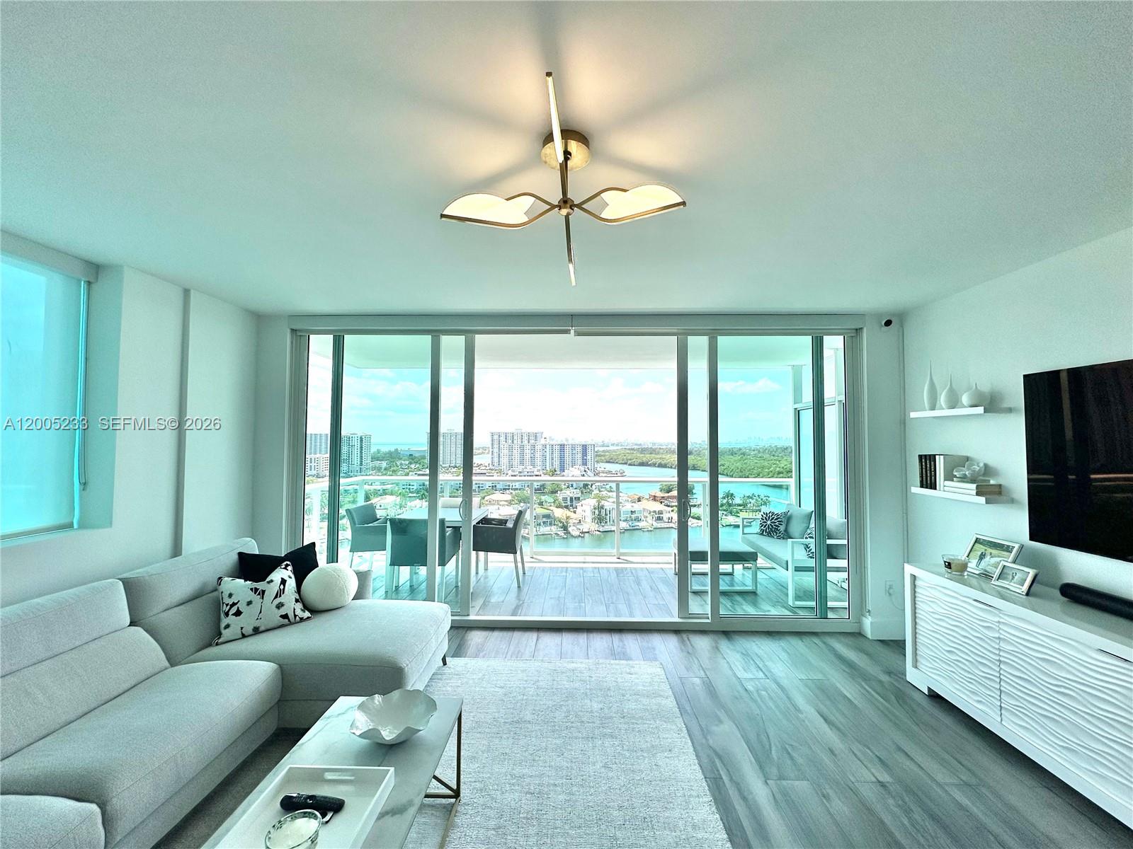 image 400 Sunny Isles3