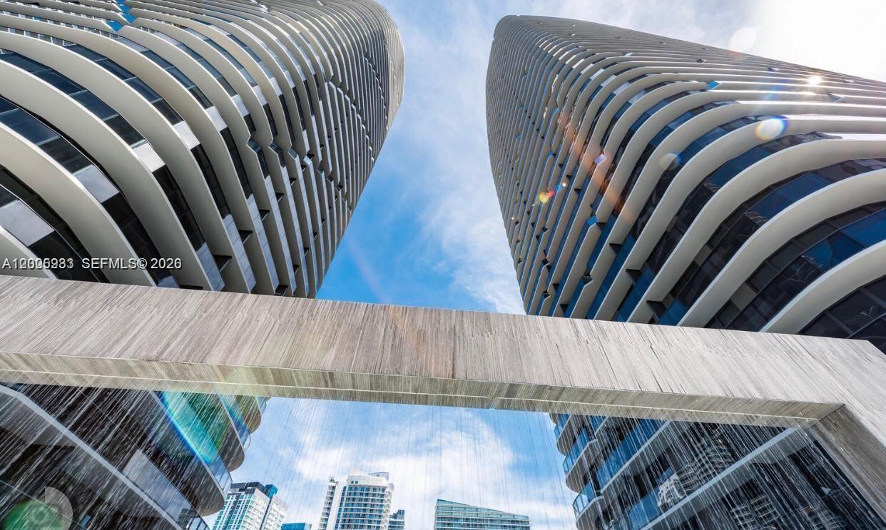 image Brickell Heights West1