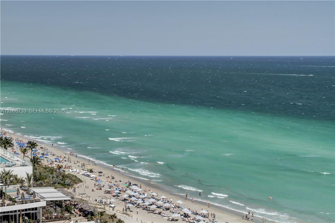 image Beach Club 215