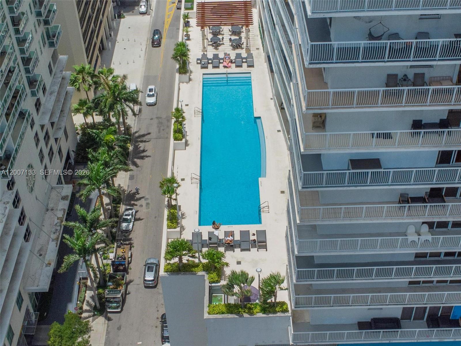 image The Club at Brickell Bay37